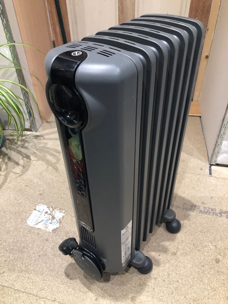 Delonghi Electric Storage Heater - 240v - 1300-1500W - TRRS0715E.G - Very Good Condition. 