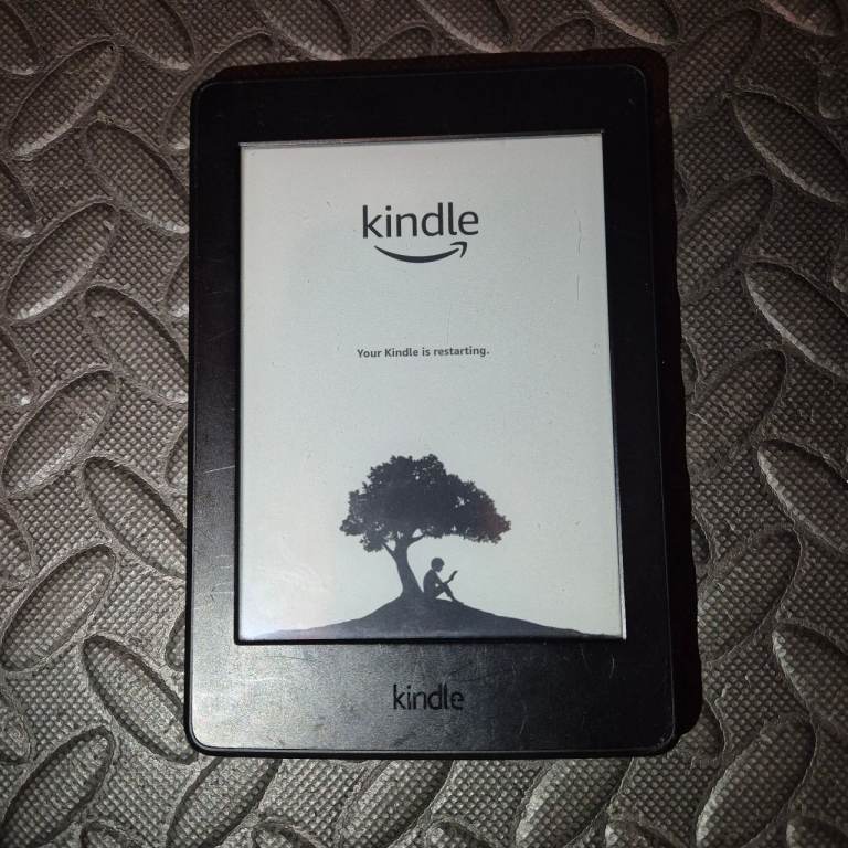 Amazon Kindle 7th Generation / Basic E-Reader (Black) - Tested & Working