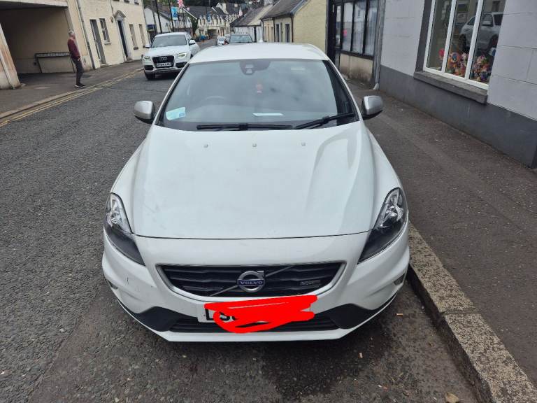 Volvo v40 breaking for parts 