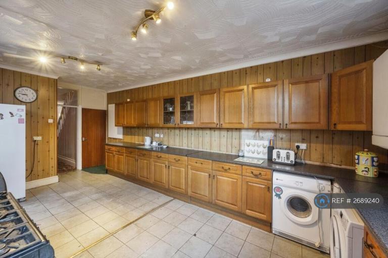 3 bedroom house in Albany Road, Doncaster, DN4 (3 bed) (#2689240)