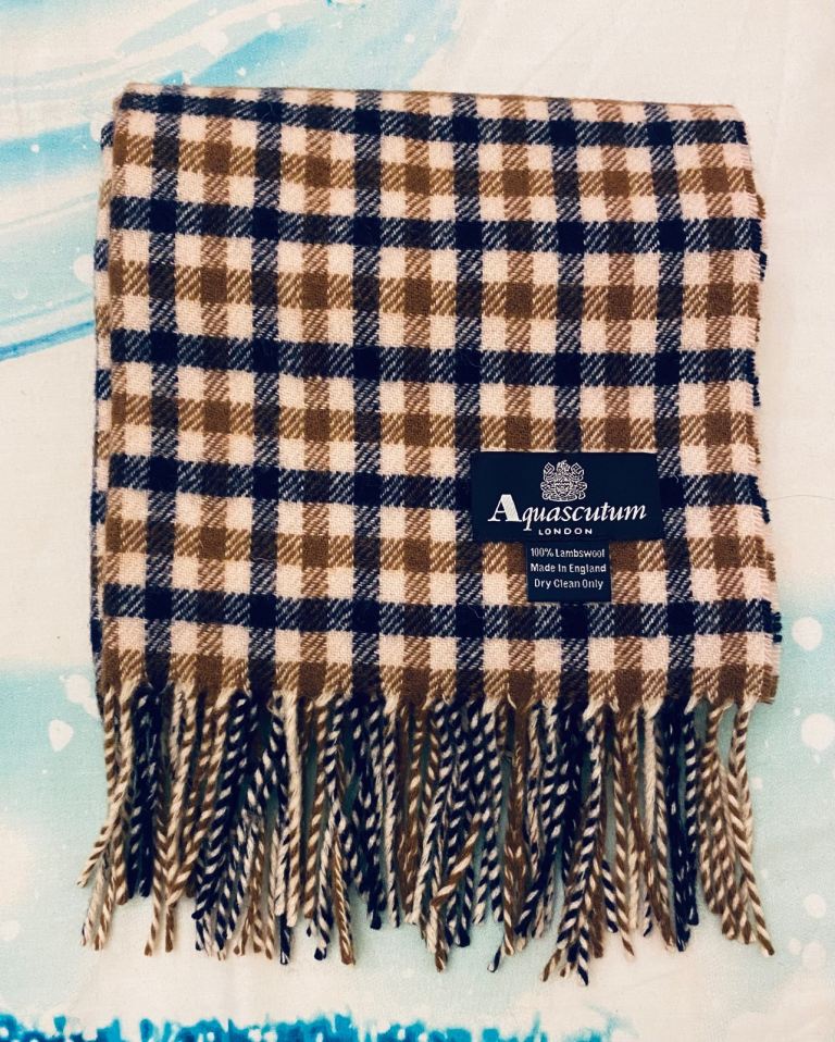 Brand new Aquascutum wool scarf 