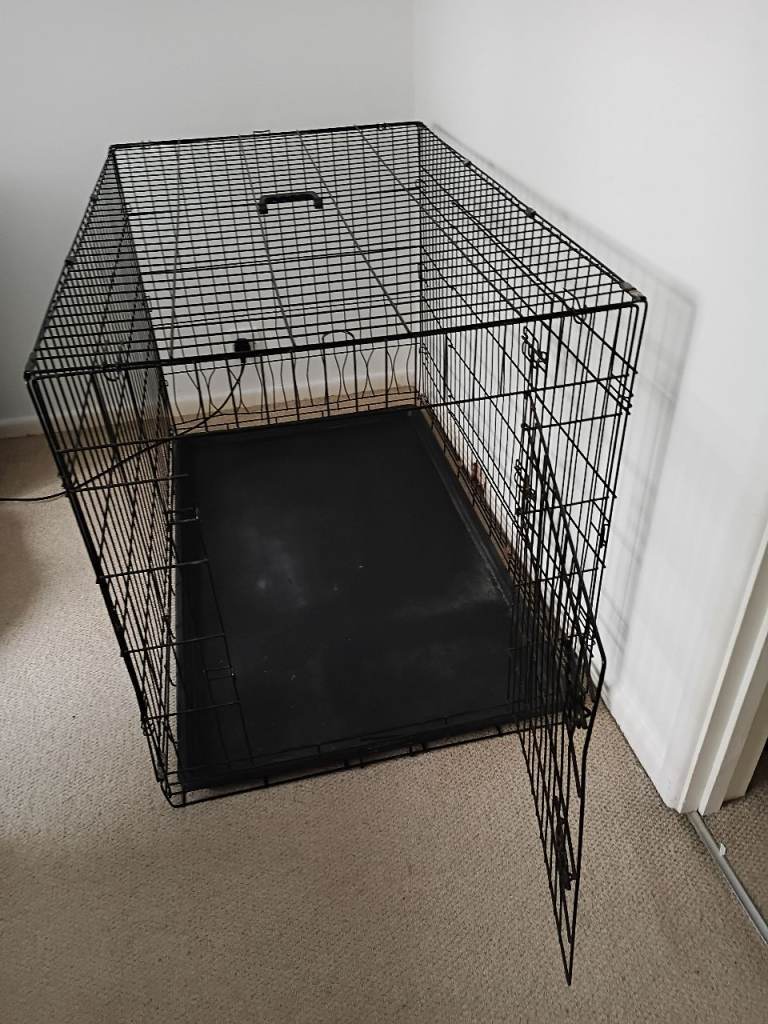 Lockable large dog crate 