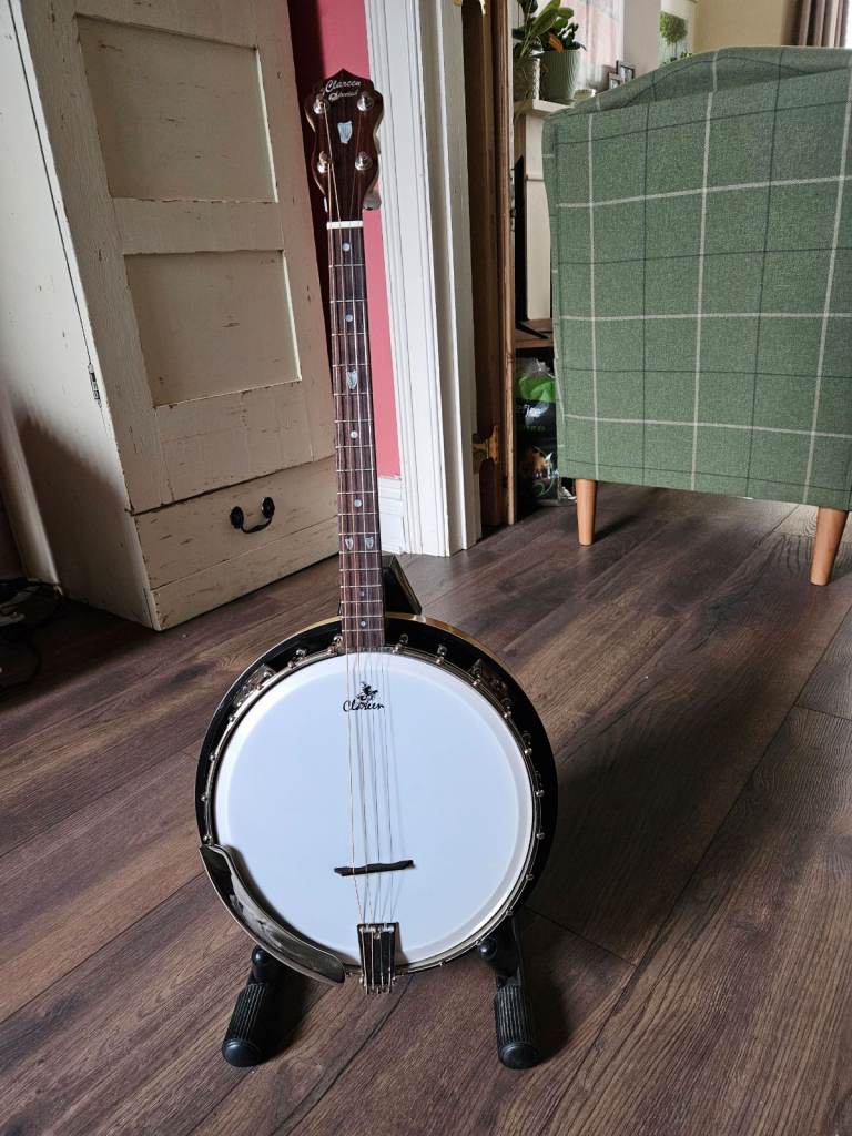 **now £850** Clareen Special 17-fret tenor banjo