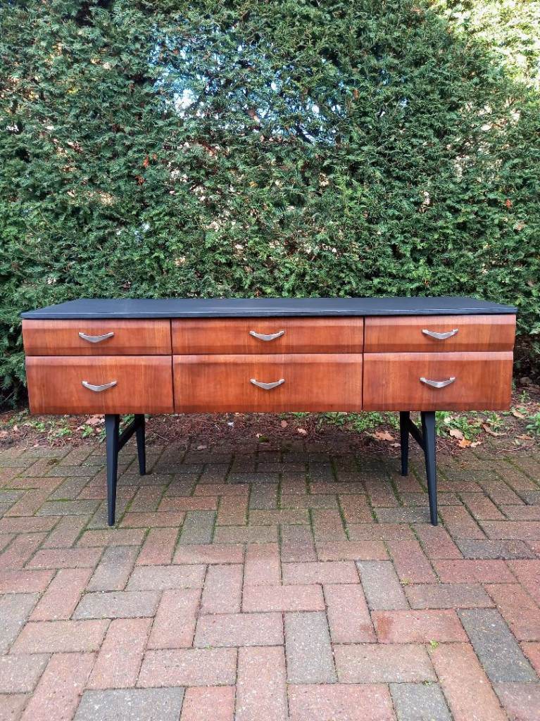 Mid-Century Sideboard / Drawers