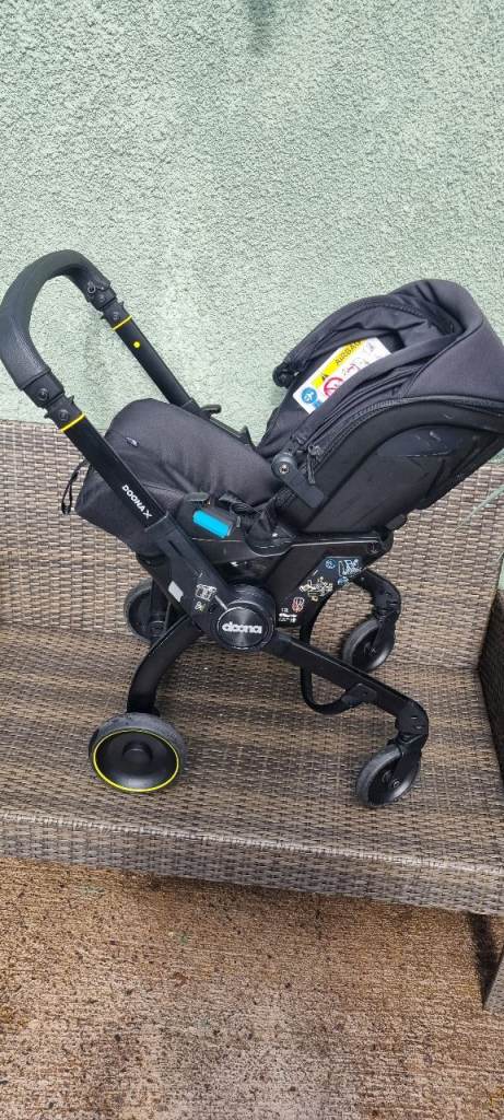 Doona x Car Seat & Stroller – Black, Good Condition