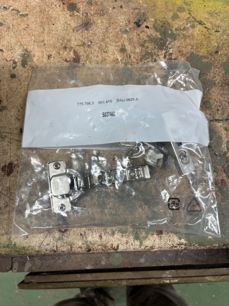 Kitchen Cabinet Hinges - Silver