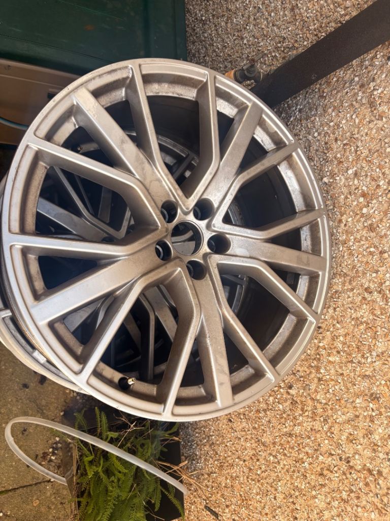 Audi alloys