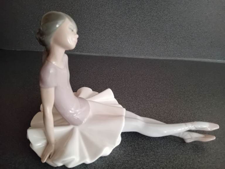 Lladro Phyllis 