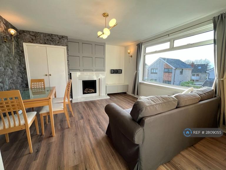 3 bedroom flat in Buckstone, Edinburgh, EH10 (3 bed) (#2809055)