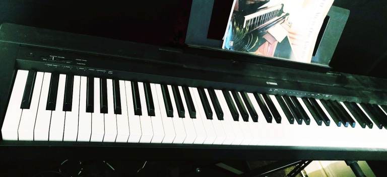 Yamaha P45, weighted keys Digital Piano – Black + sustain pedal