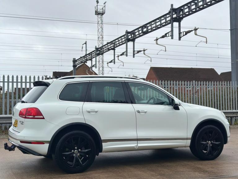 2015 Volkswagen Touareg 3.0 V6 TDI BlueMotion Tech 262 R-Line 5dr Tip Auto Euro 6 ESTATE Diesel A...