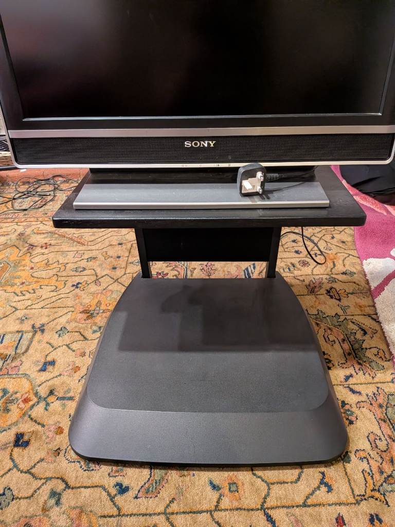 TV Stand on wheels 