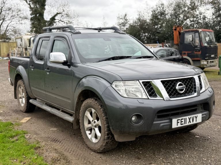 NISSAN NAVARA TEKNA 2.5 DCI DOUBLE CAB PICK UP