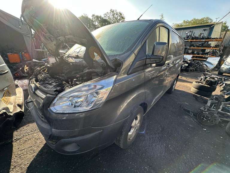 2017 FORD TRANSIT CUSTOM 2.0 TDCI 130PS LOW ROOF LIMITED VAN BREAKING FOR PARTS