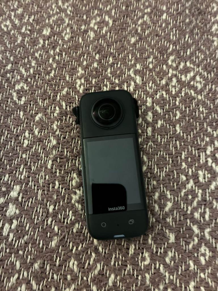 PRICE DROP on Insta360 x3 Action Camera with Accessories Case & 256 SD card-Selling for £300
