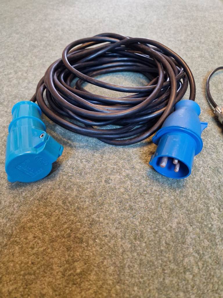CAMPING CARAVAN HOOK UP LEAD