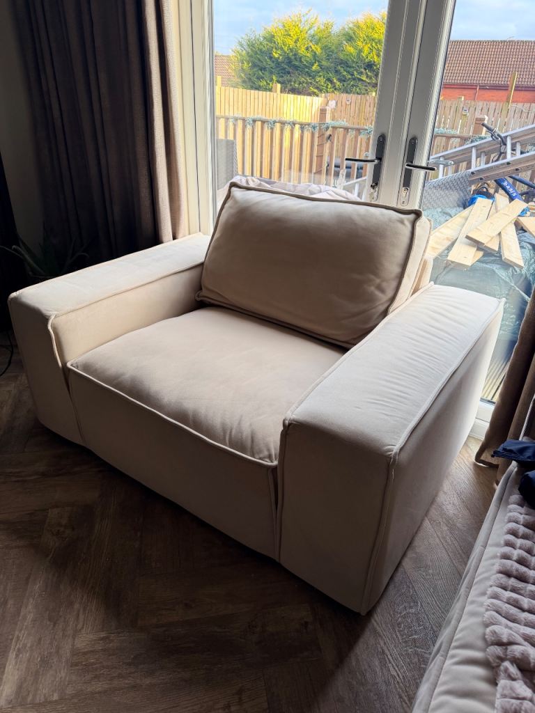 Broadgate Sofa Club Sofa, Footstool and Love Seat