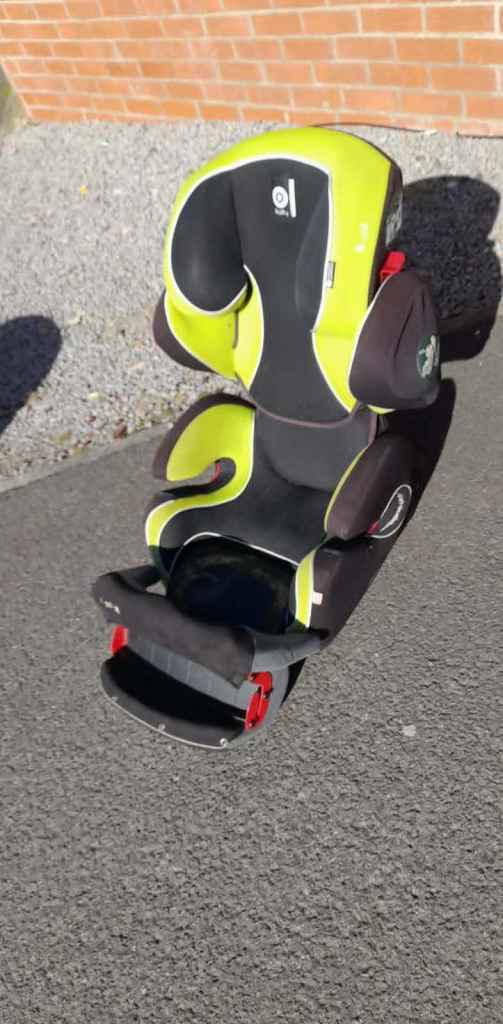 KIDDY CAR SEAT , WITH BOOSTER , adjustable , very nice well kept condition , free local delivery 