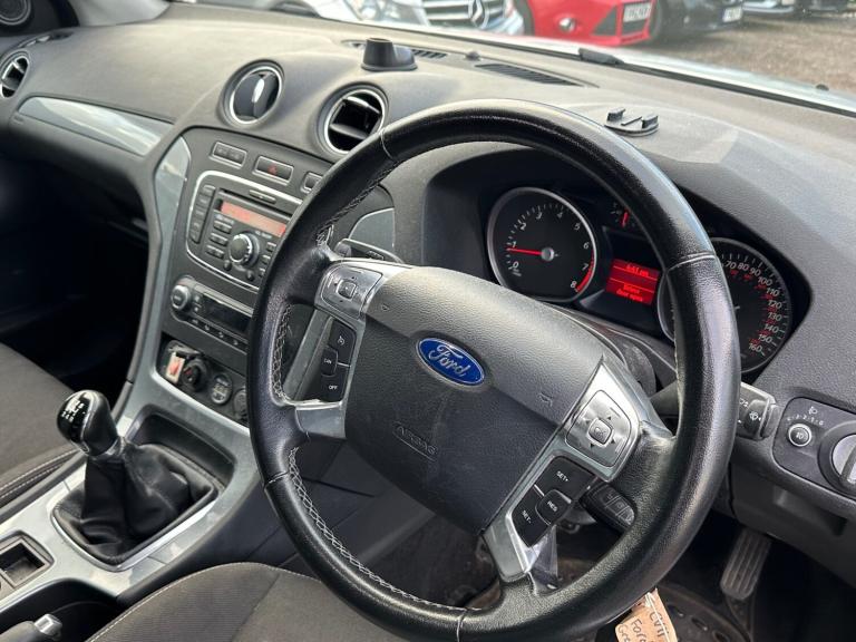 2011 Ford Mondeo 2.0 Zetec 5dr HATCHBACK Petrol Manual