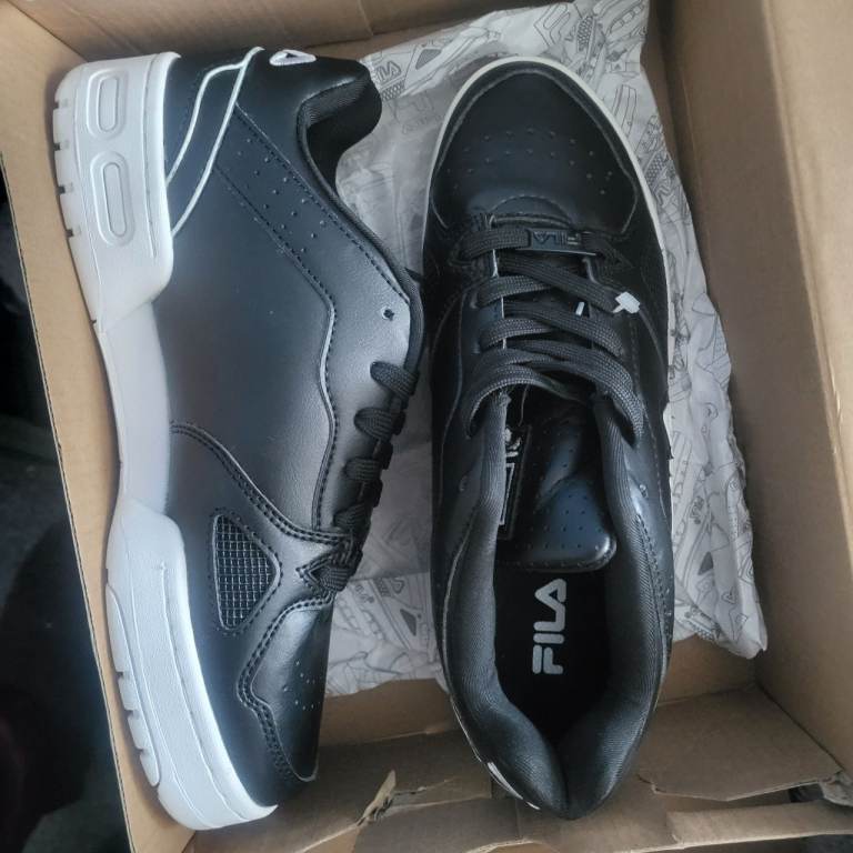 Boys fila trainer brand new size 4.5