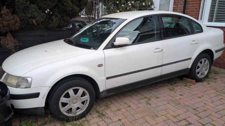 Volkswagen, PASSAT, Saloon, 1998, Manual, 1781 (cc), 4 doors