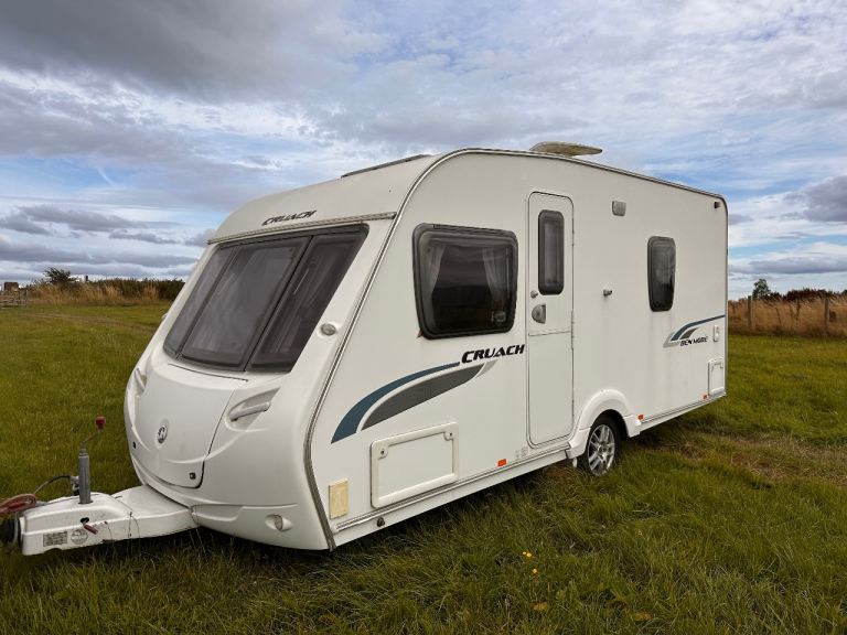 4 berth fixed bed caravan for sale 