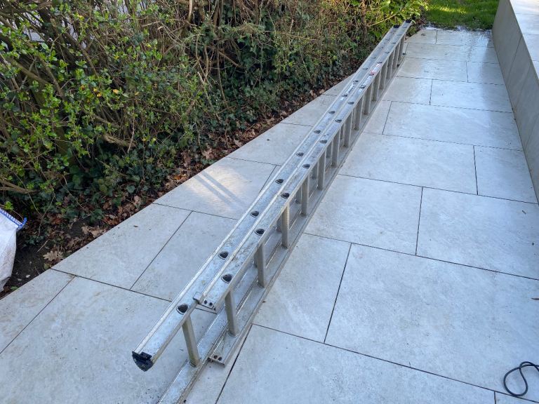 Abru extension ladder 7.18 meters extended