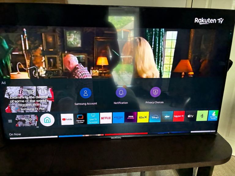 Samsung 43-Inch UE43AU7100 4K UHD HDR Smart TV + with Adaptive Sound 