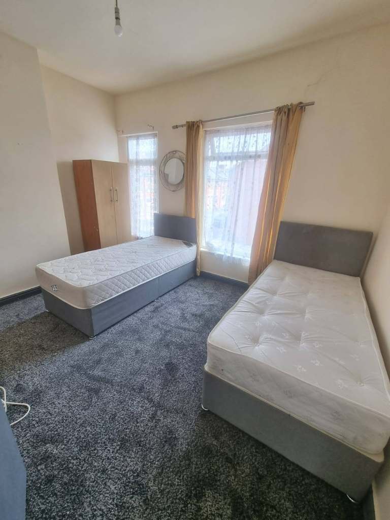 Spacious Double Rooms for Rent