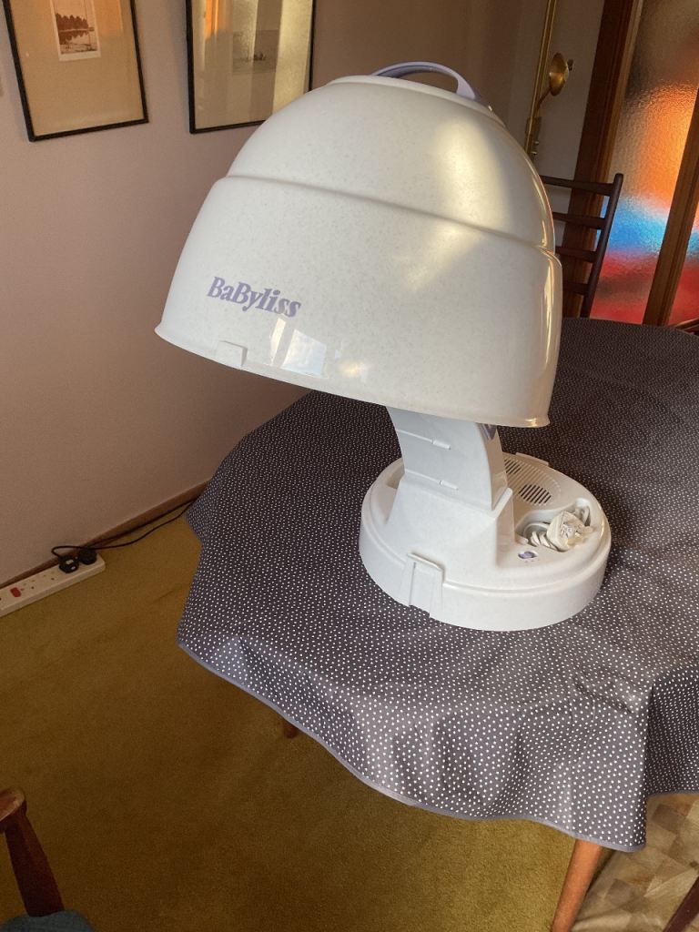 PORTABLE HAIR DRYER.