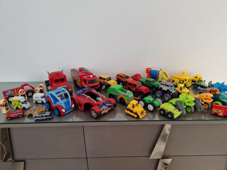 Large Bundle of Kids' Toy Cars and Trucks – Good Condition