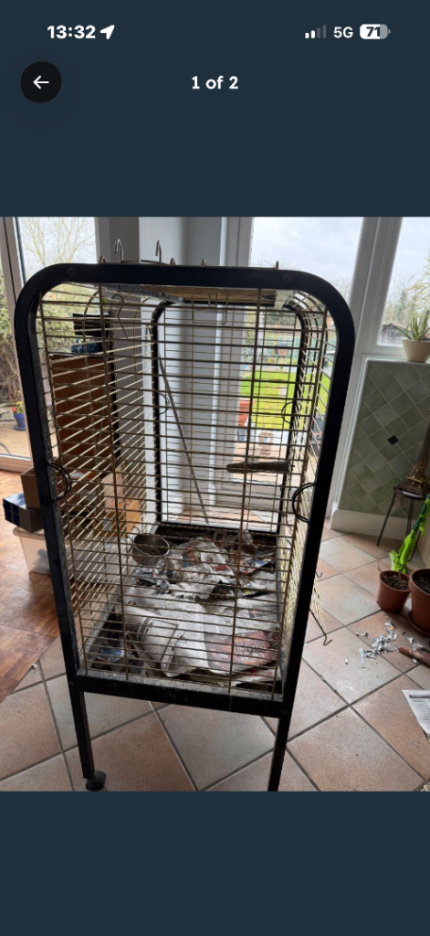 Large Bird cage - suitable for Parrot
