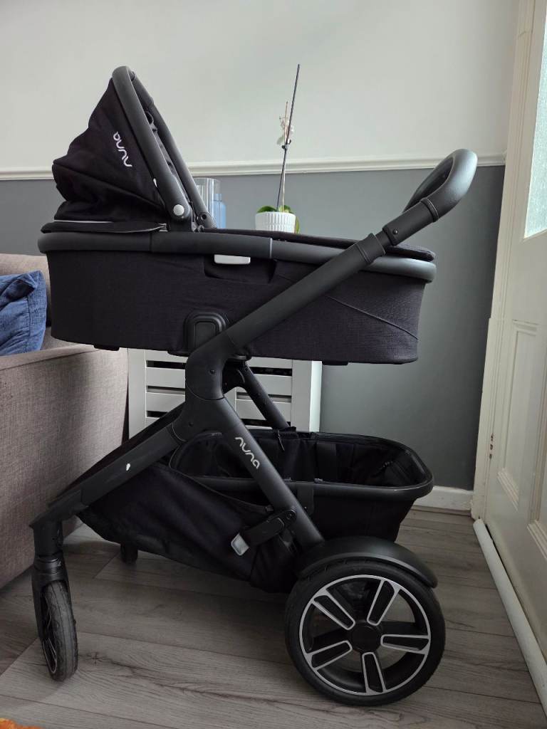 Nuna Arra Pram System & Accessories - Black Fabric, Good Condition