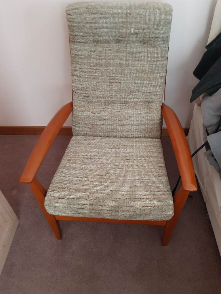 UNUSED EXCELLENT QUALITY CINTIQUE SPRUNG CHAIR : 2 AVAILABLE COLLECT KILMARNOCK OR GLASGOW SOUTH