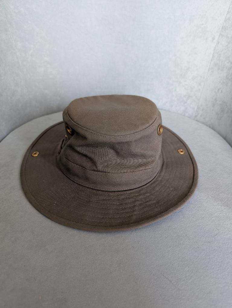 Tilley hat Classic T3 cotton hat size 7 1/4 in khaki colour
