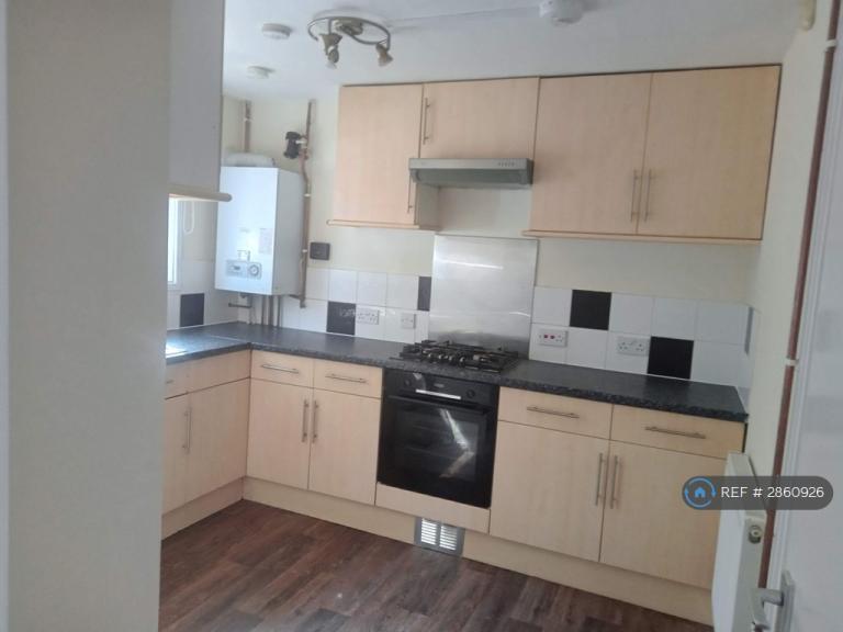 3 bedroom house in Foxwell Square, Northampton, NN3 (3 bed) (#2860926)