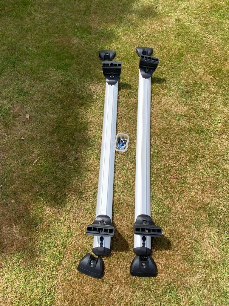 Aluminium Adjustable Width Roof Bars with fittings