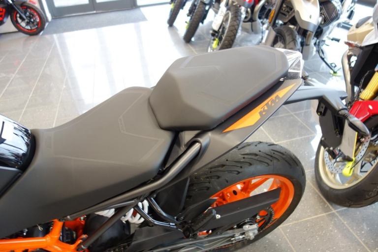KTM 125 Duke (22 MY)