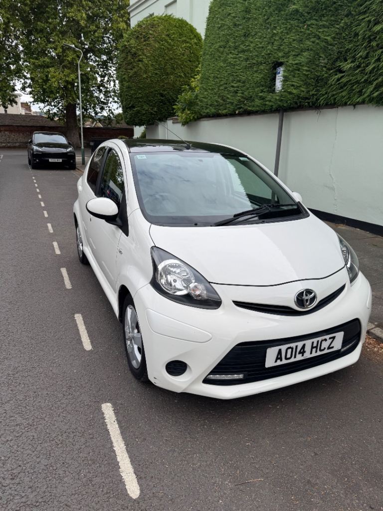 Toyota, AYGO, Hatchback, 2014, Manual, 998 (cc), 5 doors