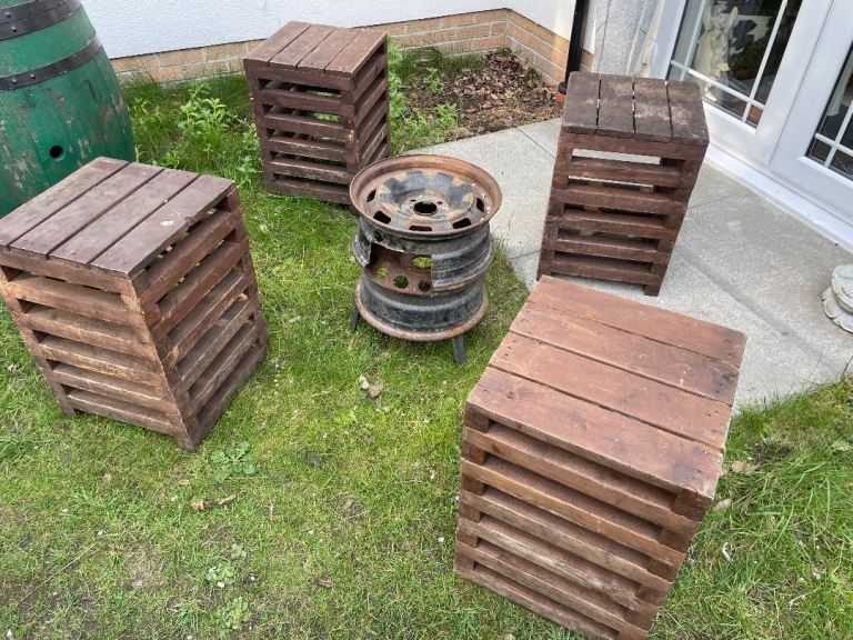Whisky barrels table tops stools