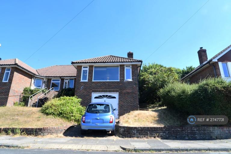 3 bedroom house in Wheatfield Way, Brighton, BN2 (3 bed) (#2747731)
