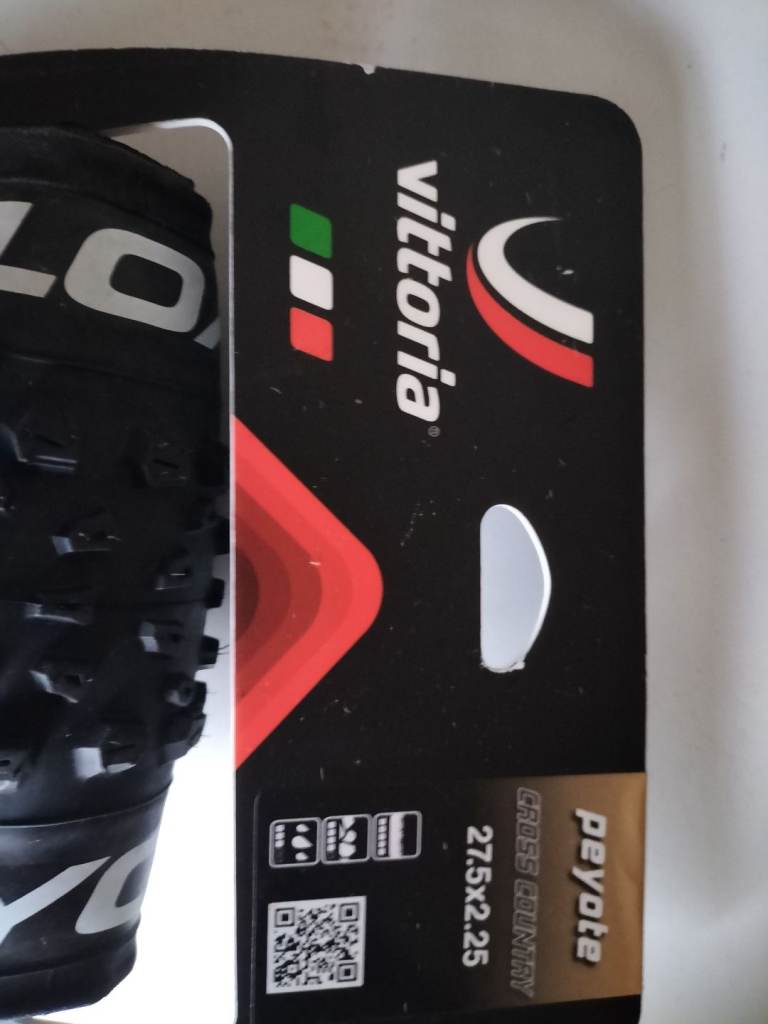 Brand new Vittoria peyote folding mountain bike tyre 27.5 X2.25