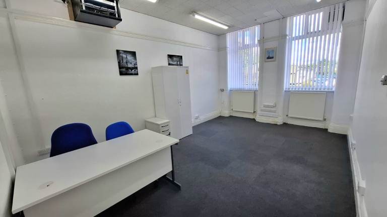 Caidan House Business Centre - Inspiring Workspace in a Picturesque Canal-Side Setting - Timperley