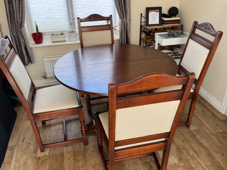Dining table with six chairs 