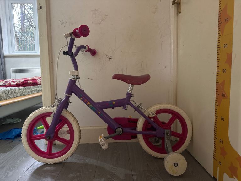 Girls bicycle in good condition 