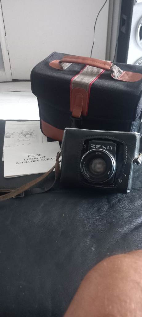 Zenit 12XP 35mm SLR Film Camera Kit with Helios 58mm f/2 Lens, Case, Bag & Manuals 