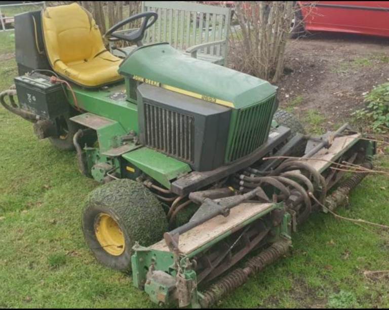 John Deere 2653 1995 72" 3 Wheeled petrol Mower