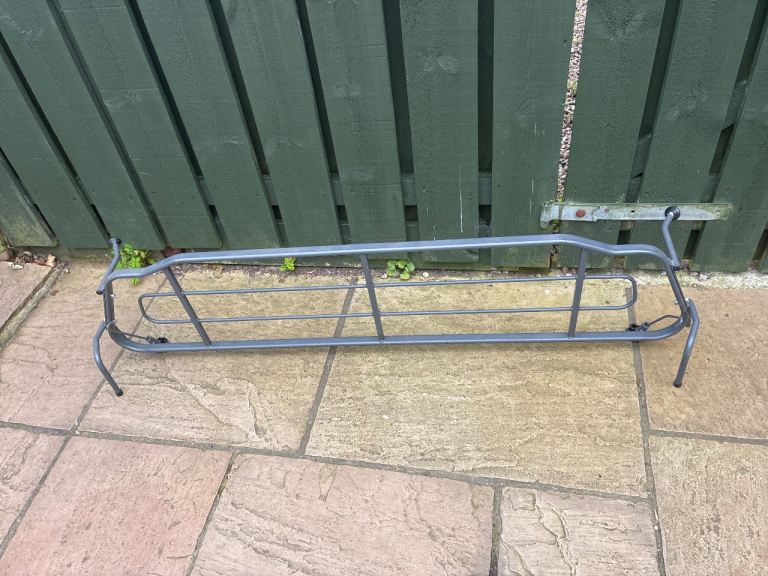 Dog guard for a landrover freelander2 