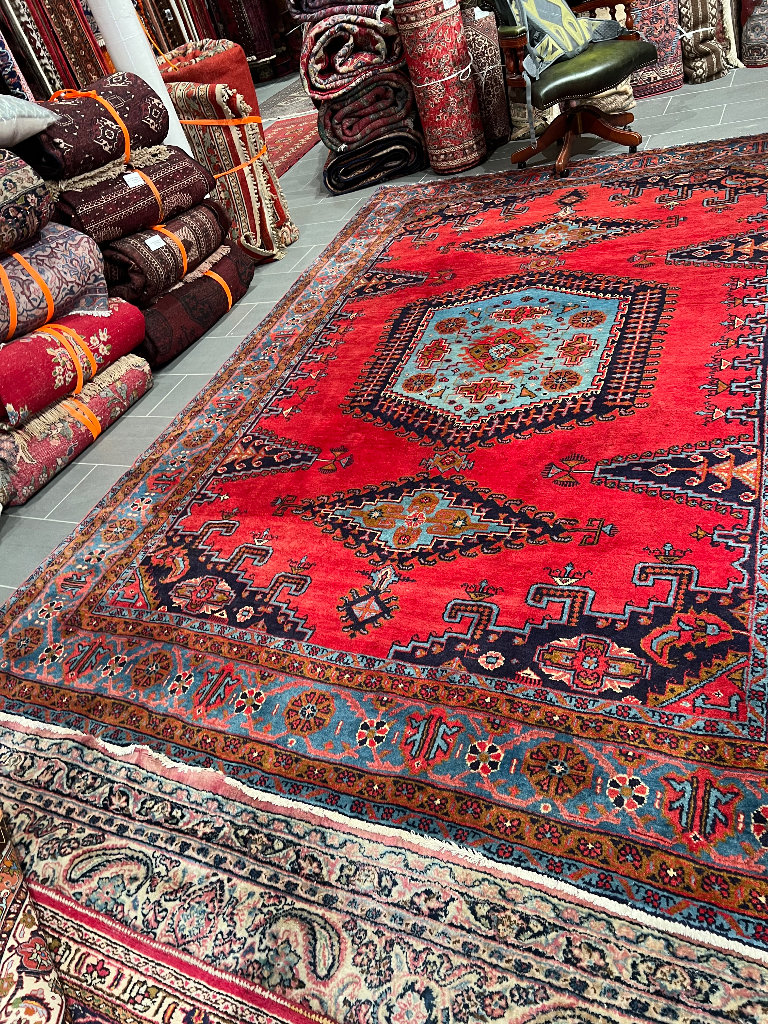 Massive hand made rug 370x550cm