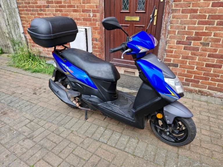 2022 Sym Orbit III 125 scooter, new Mot, low miles, top box